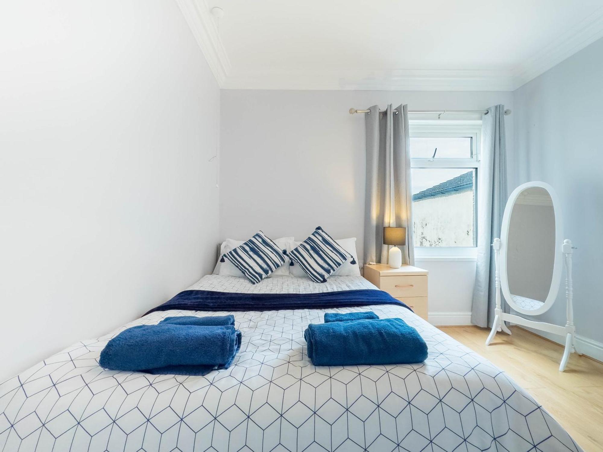 2 Bedroom Apartment Саутенд-он-Си Экстерьер фото